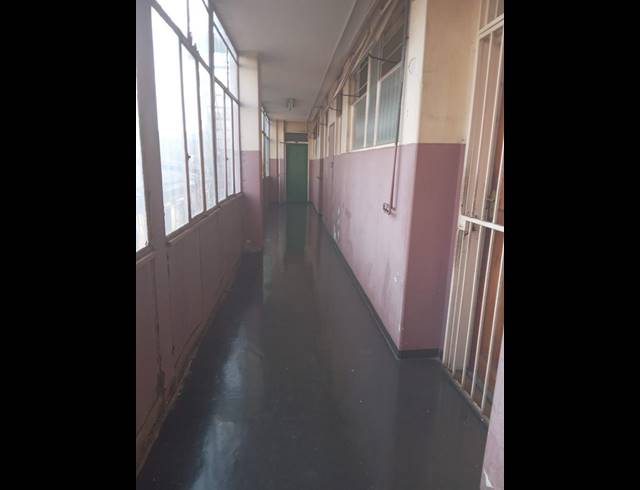 2 BEDROOM APARTMENT FOR SALE IN KEMPTON PARK CENTRAL